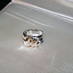 Vintage DOME Sterling Silver Ring ~Size 8~ NF 925